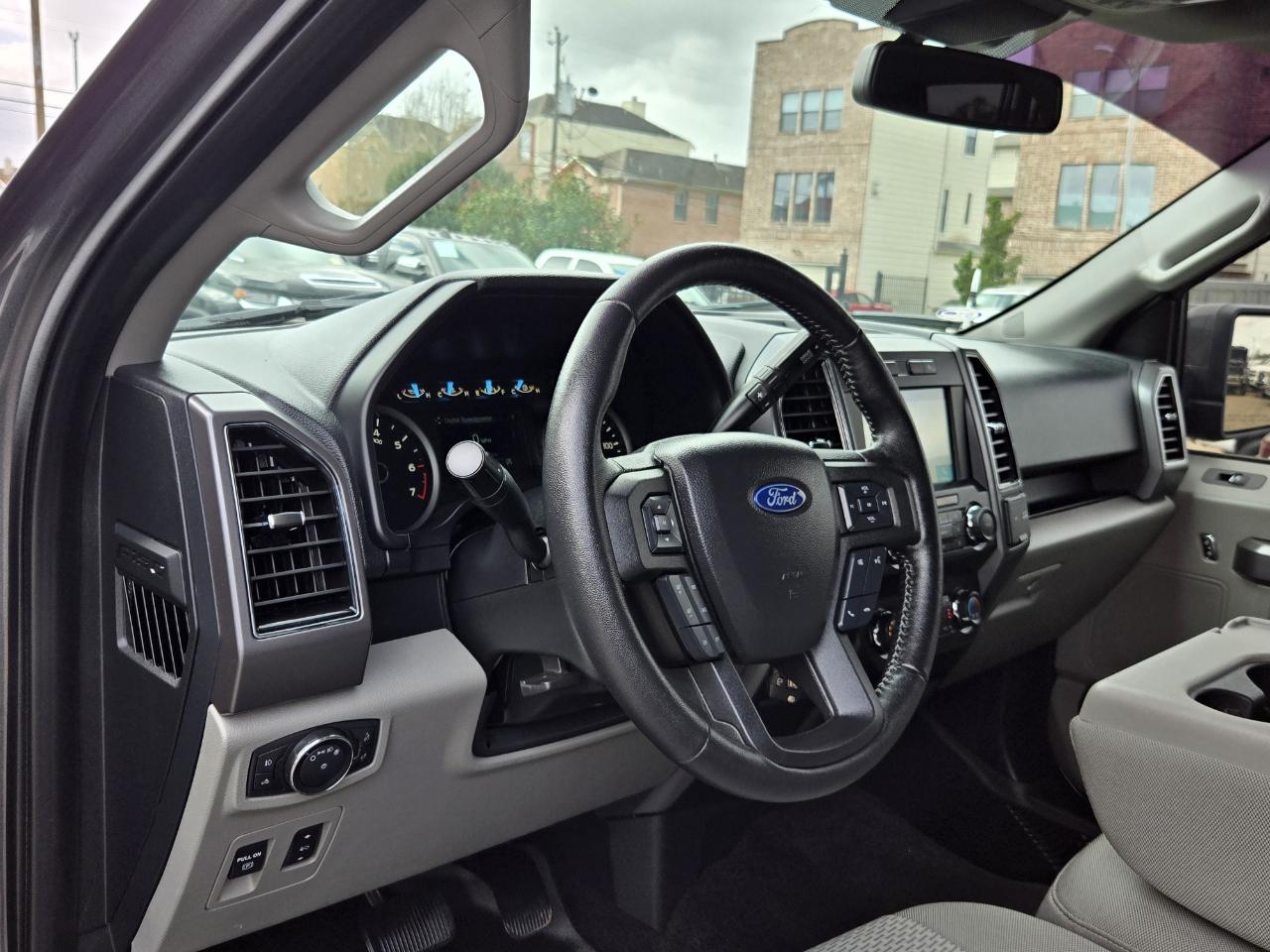 Ford F-150 XLT SuperCrew 4WD 2019