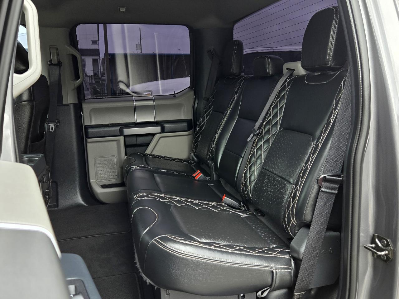 Ford Super Duty F-350 DRW  2022