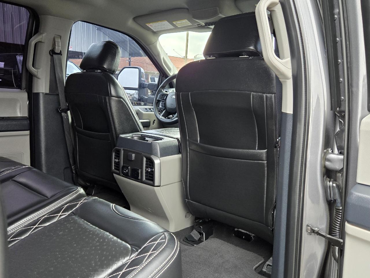 Ford Super Duty F-350 DRW  2022