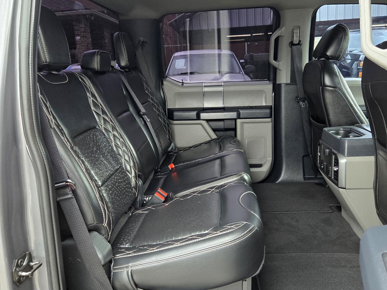 Ford Super Duty F-350 DRW  2022