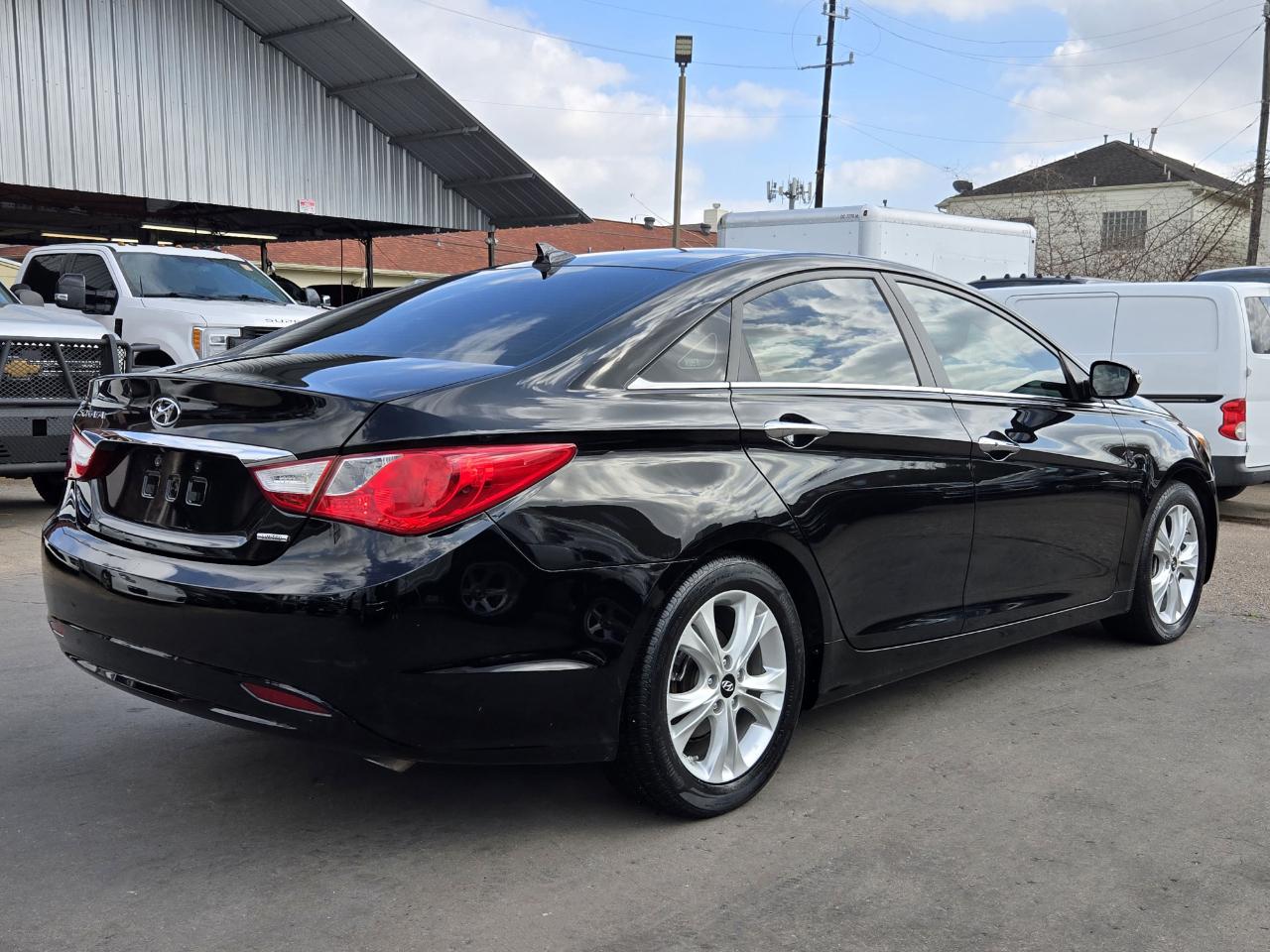 Hyundai Sonata  2012