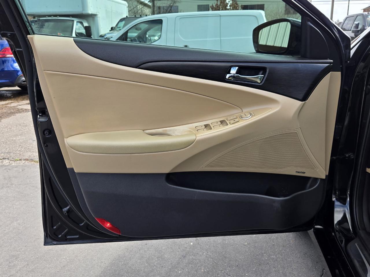 Hyundai Sonata  2012