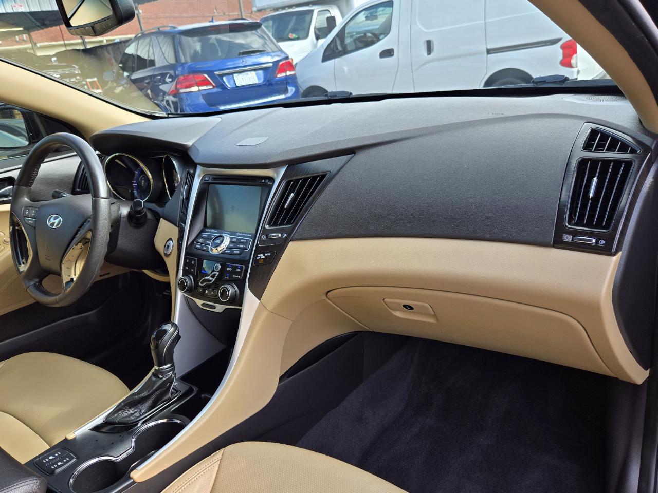 Hyundai Sonata  2012