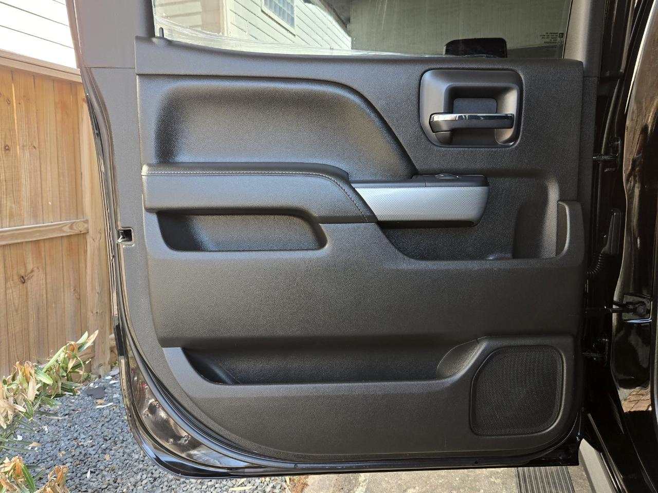 Chevrolet Silverado 2500HD Built After Aug 14  2015