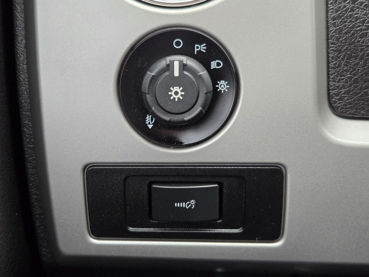 Ford F-150 FX4 SuperCrew 4WD 2014