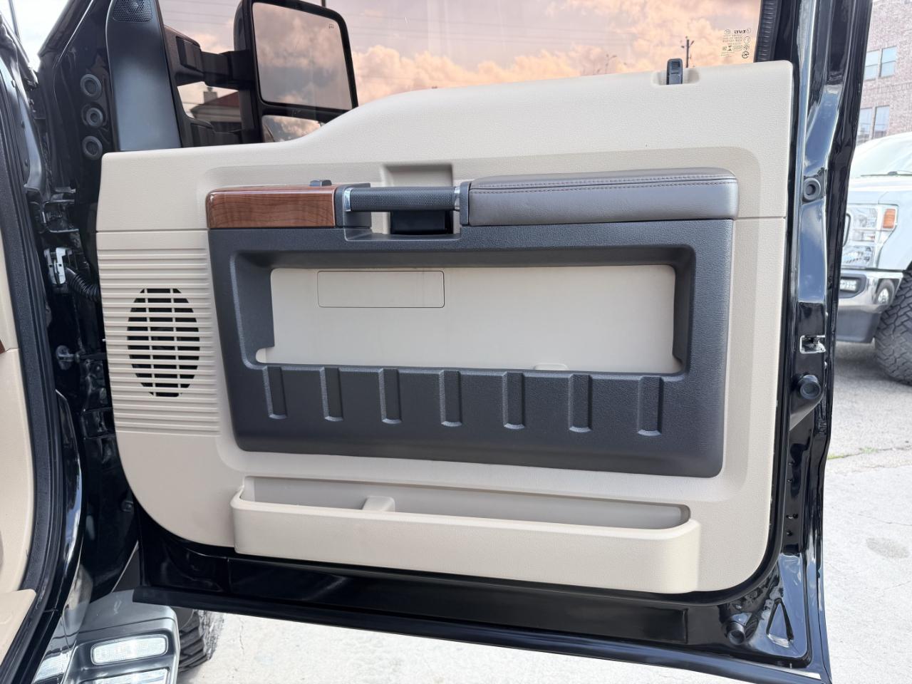 Ford Super Duty F-350 DRW  2016