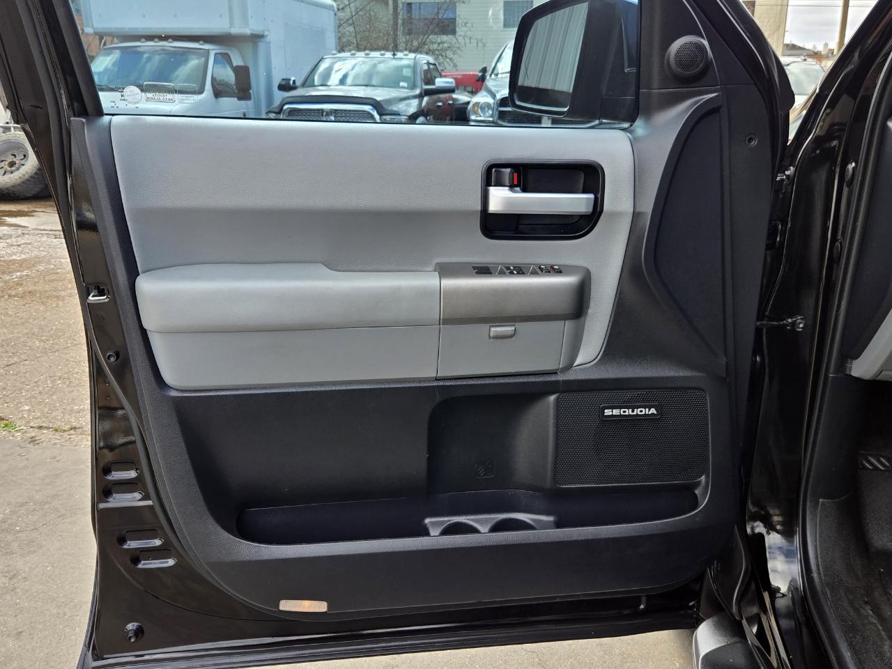 Toyota Sequoia  2016