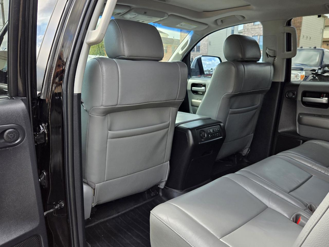 Toyota Sequoia  2016