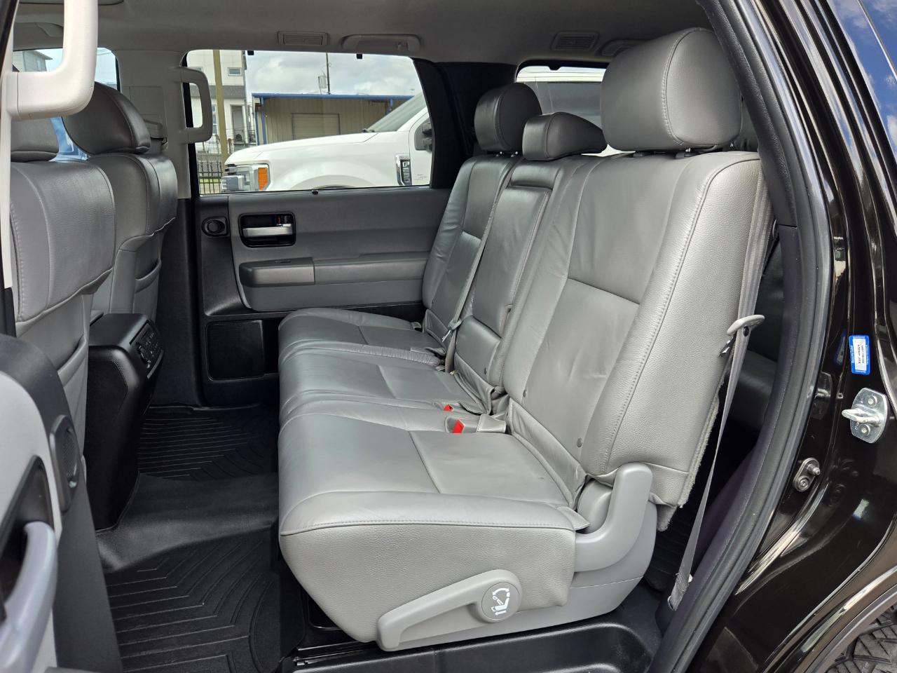 Toyota Sequoia  2016