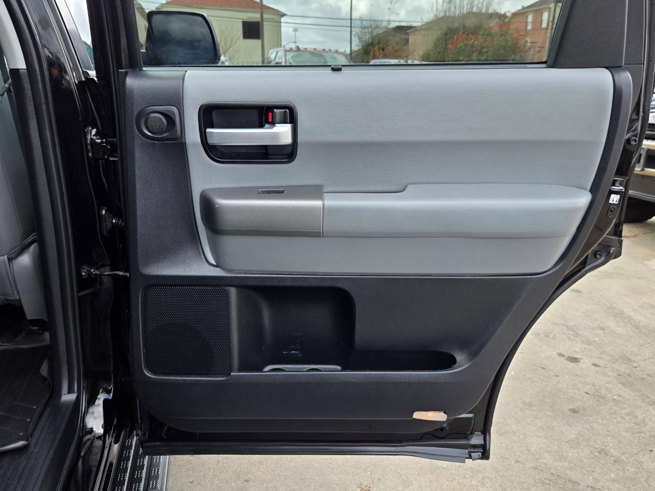 Toyota Sequoia  2016