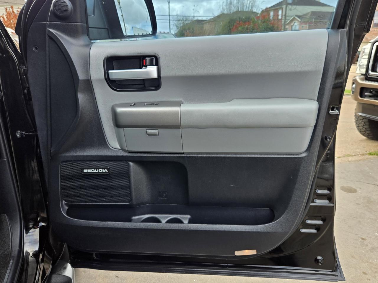 Toyota Sequoia  2016