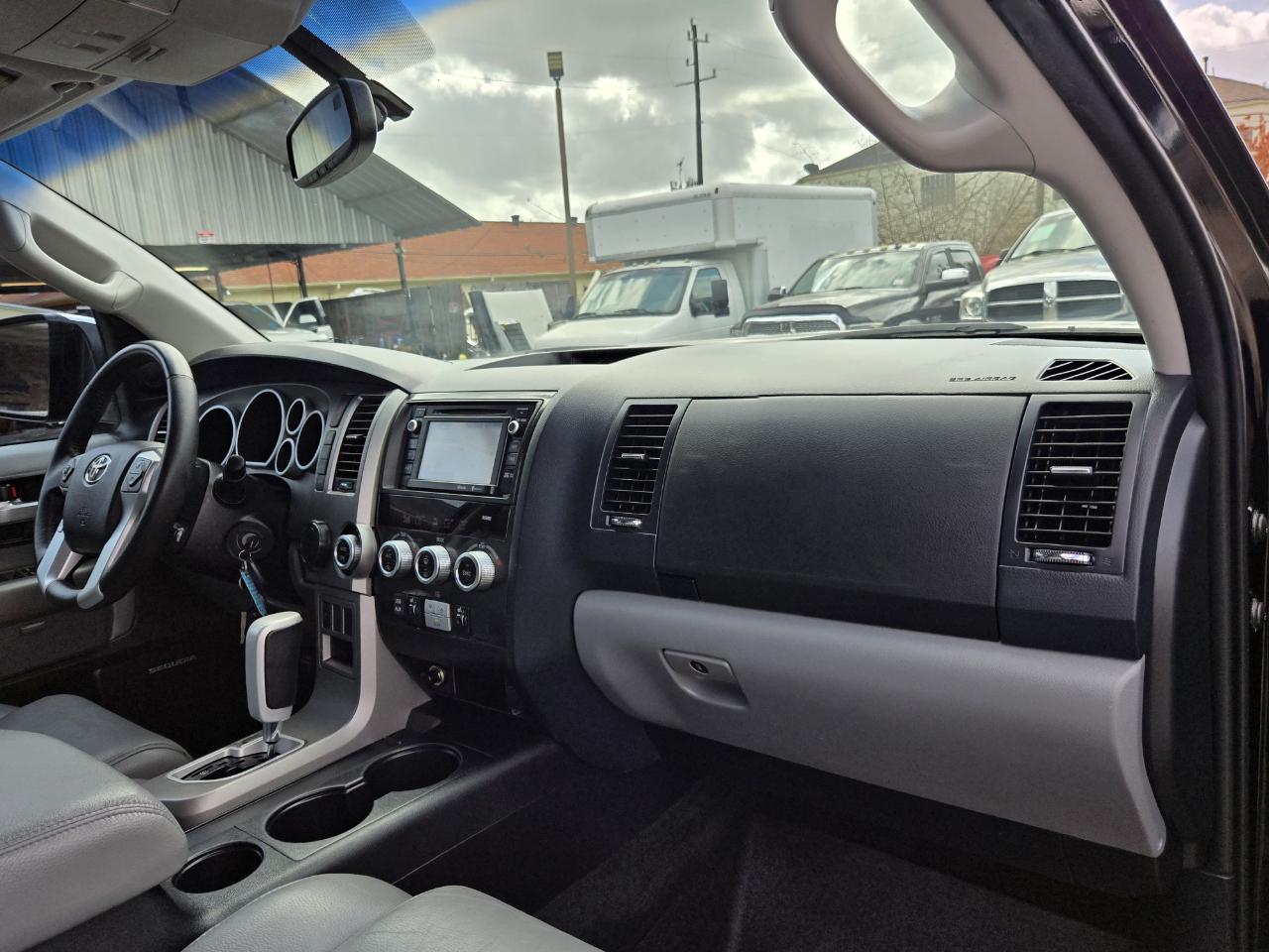 Toyota Sequoia  2016