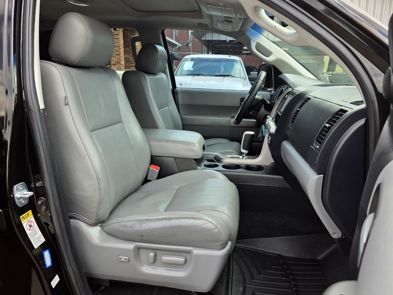 Toyota Sequoia  2016