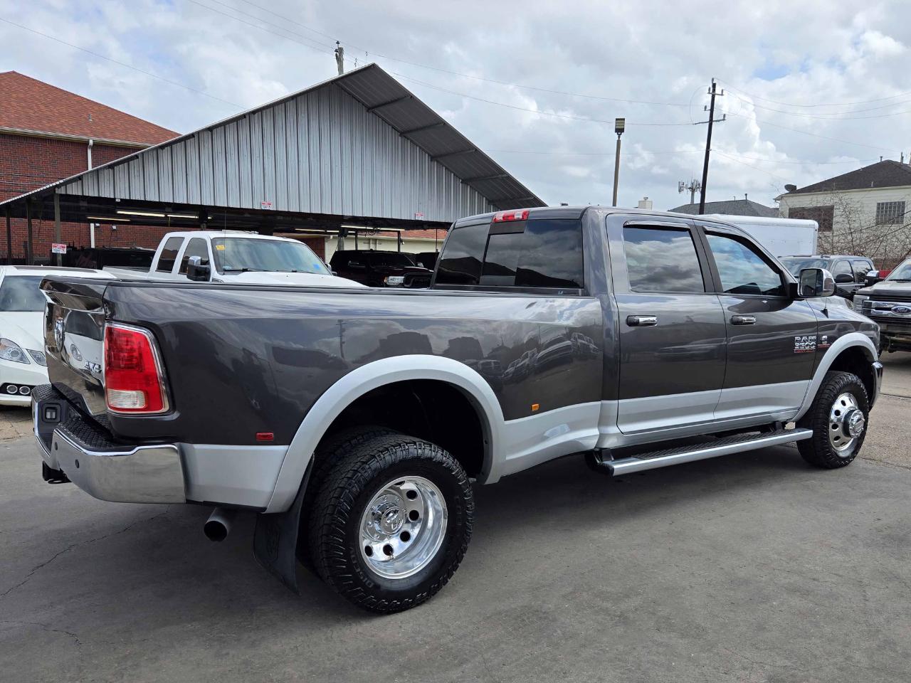 RAM 3500 Laramie Crew Cab 4WD 2015