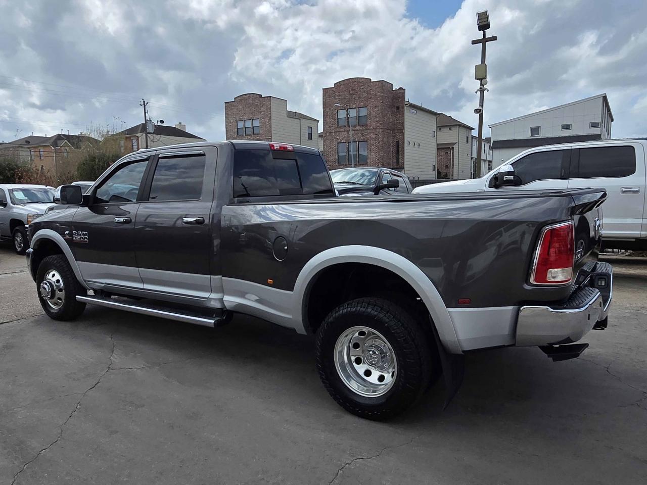 RAM 3500 Laramie Crew Cab 4WD 2015