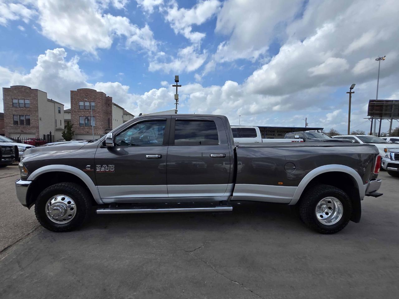 RAM 3500 Laramie Crew Cab 4WD 2015