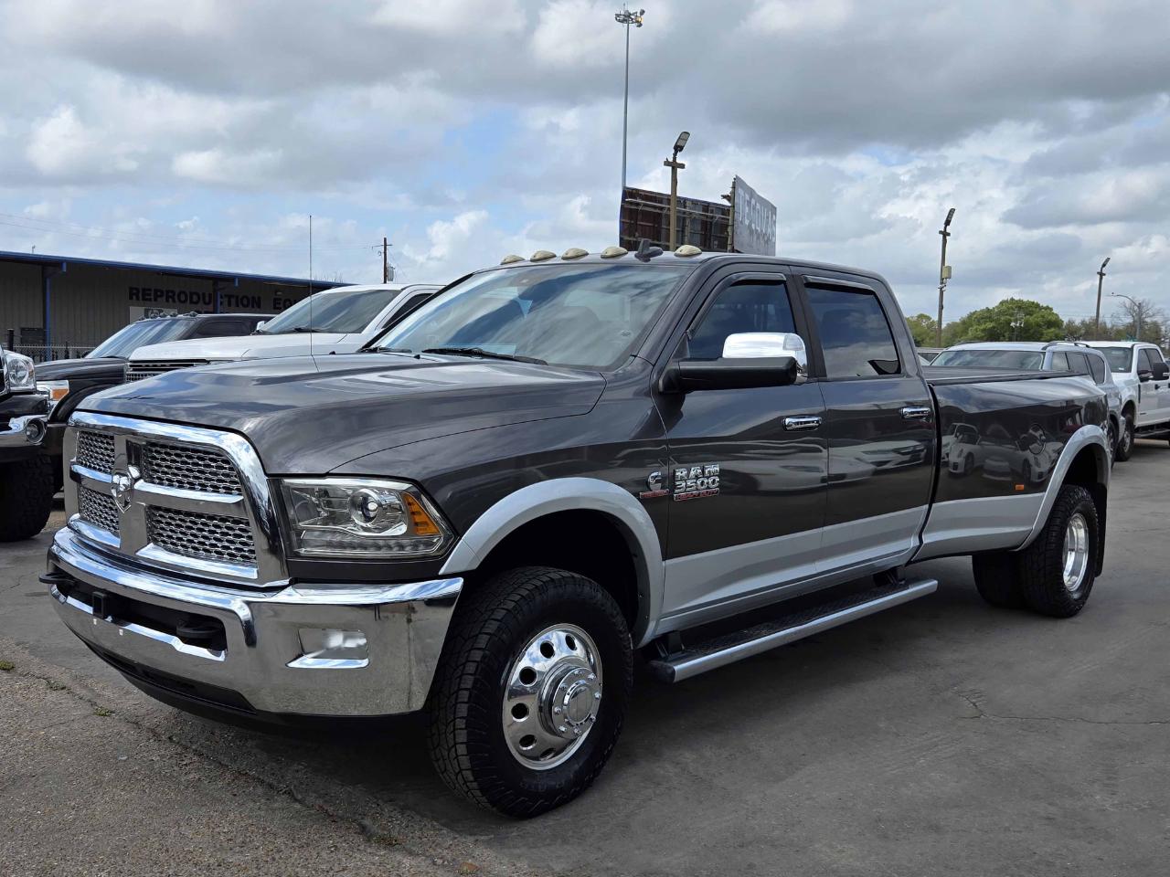 RAM 3500 Laramie Crew Cab 4WD 2015