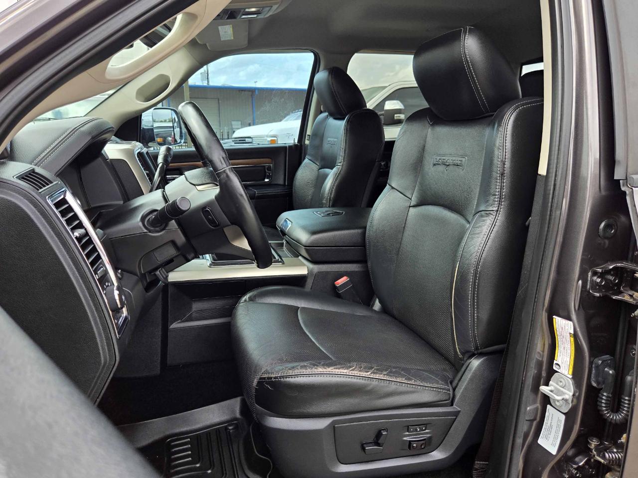 RAM 3500 Laramie Crew Cab 4WD 2015