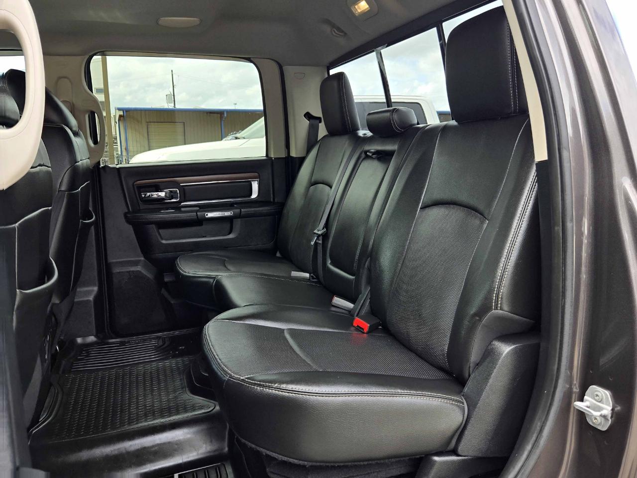 RAM 3500 Laramie Crew Cab 4WD 2015