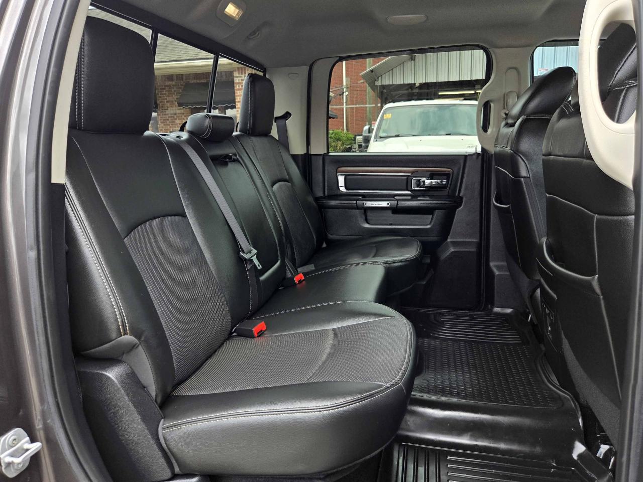 RAM 3500 Laramie Crew Cab 4WD 2015