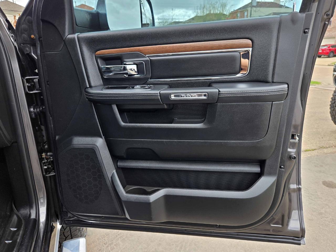 RAM 3500 Laramie Crew Cab 4WD 2015