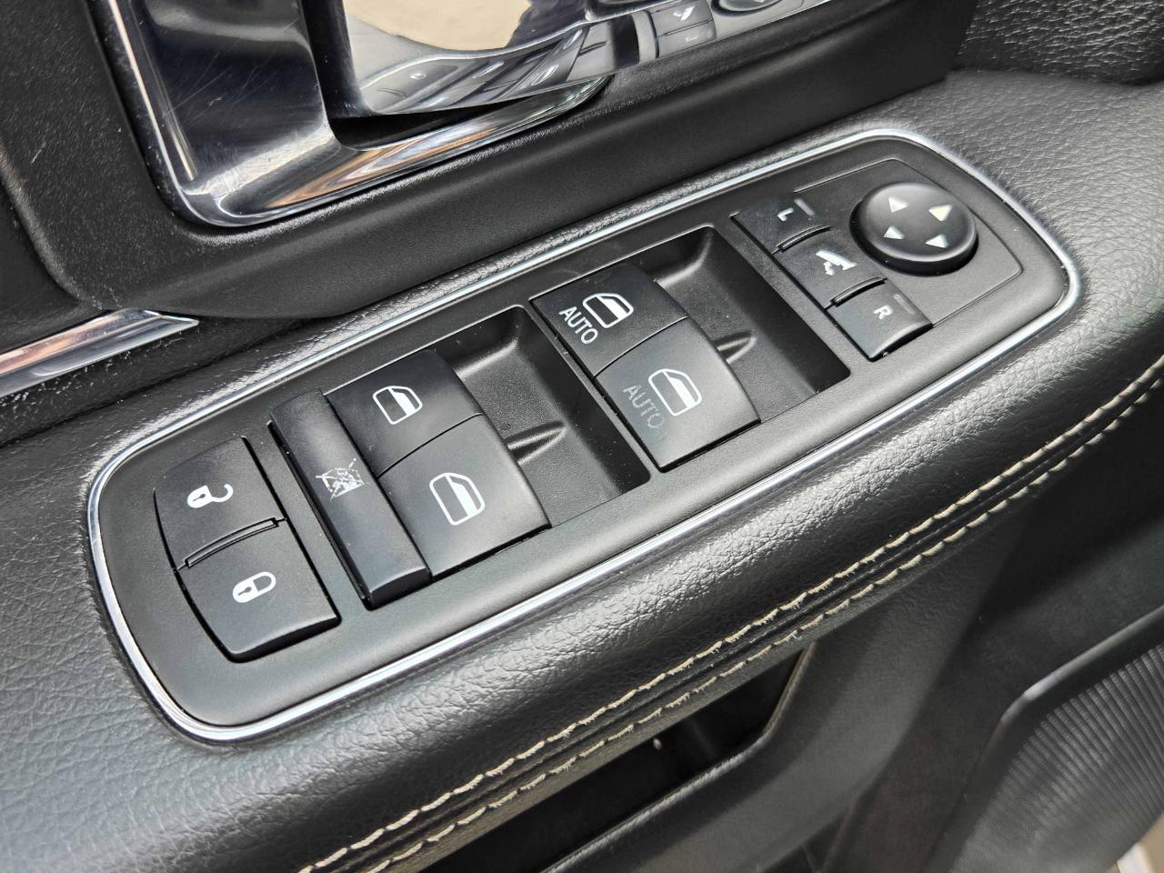 RAM 3500 Laramie Crew Cab 4WD 2015