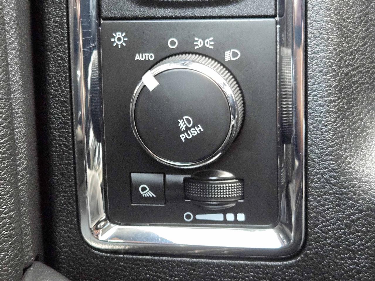 RAM 3500 Laramie Crew Cab 4WD 2015