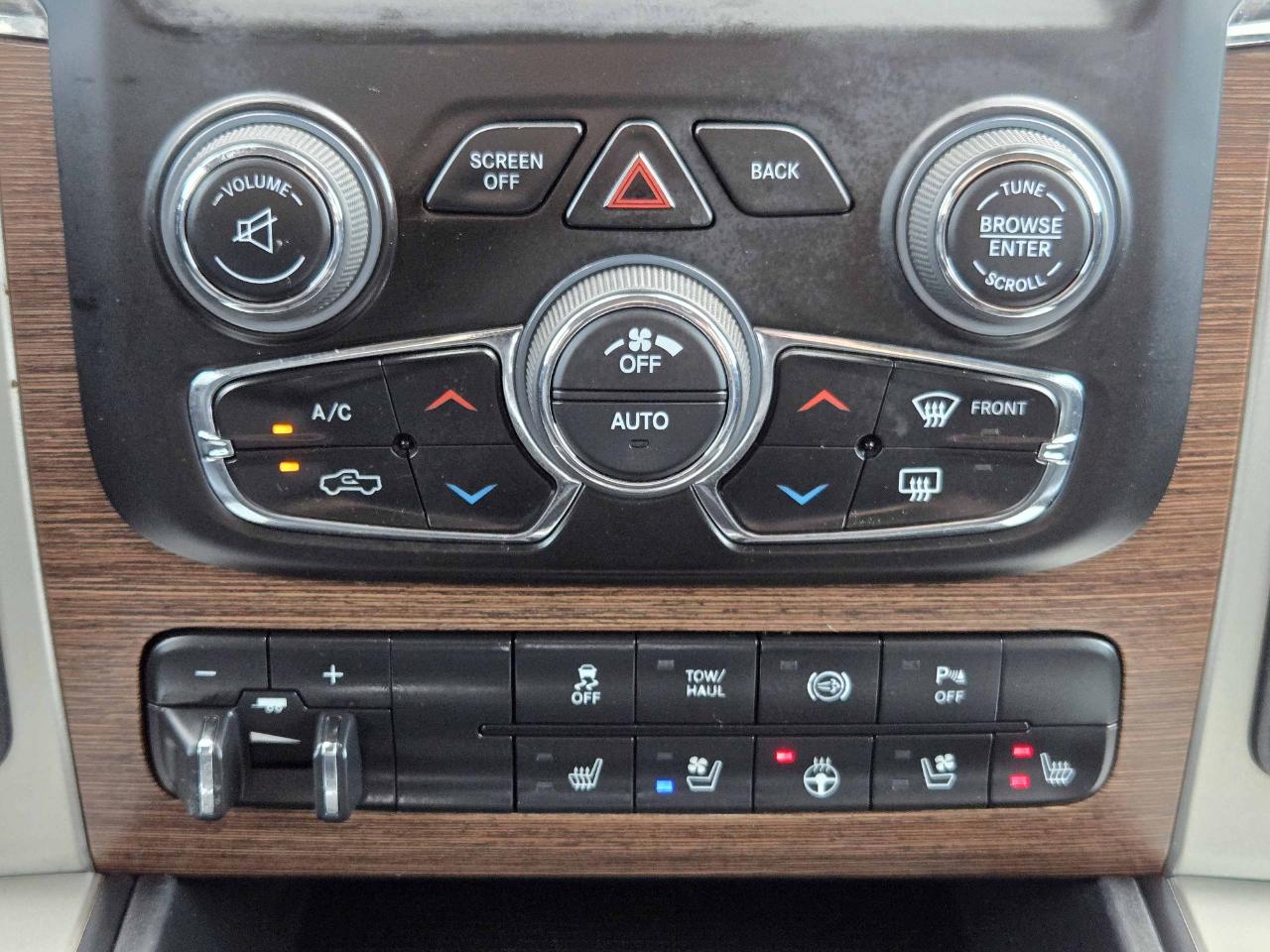 RAM 3500 Laramie Crew Cab 4WD 2015