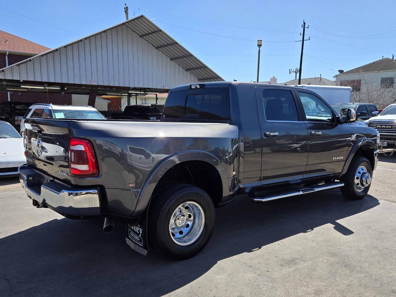 RAM 3500 Laramie Mega Cab 4WD 2022