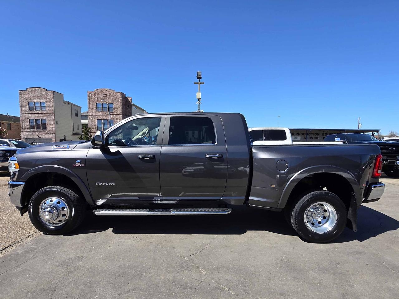 RAM 3500 Laramie Mega Cab 4WD 2022