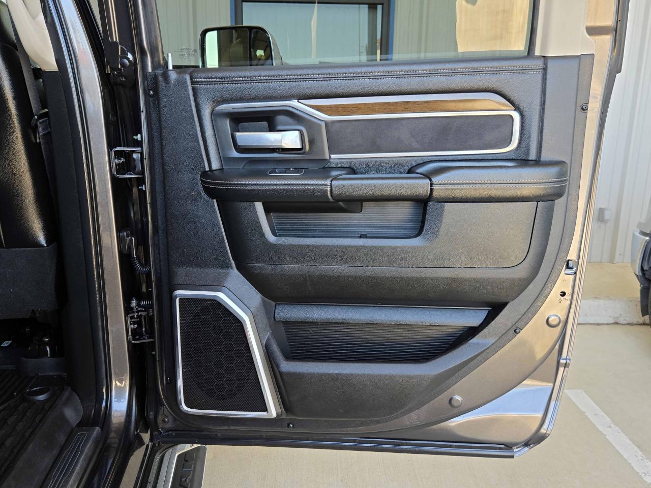 RAM 3500 Laramie Mega Cab 4WD 2022