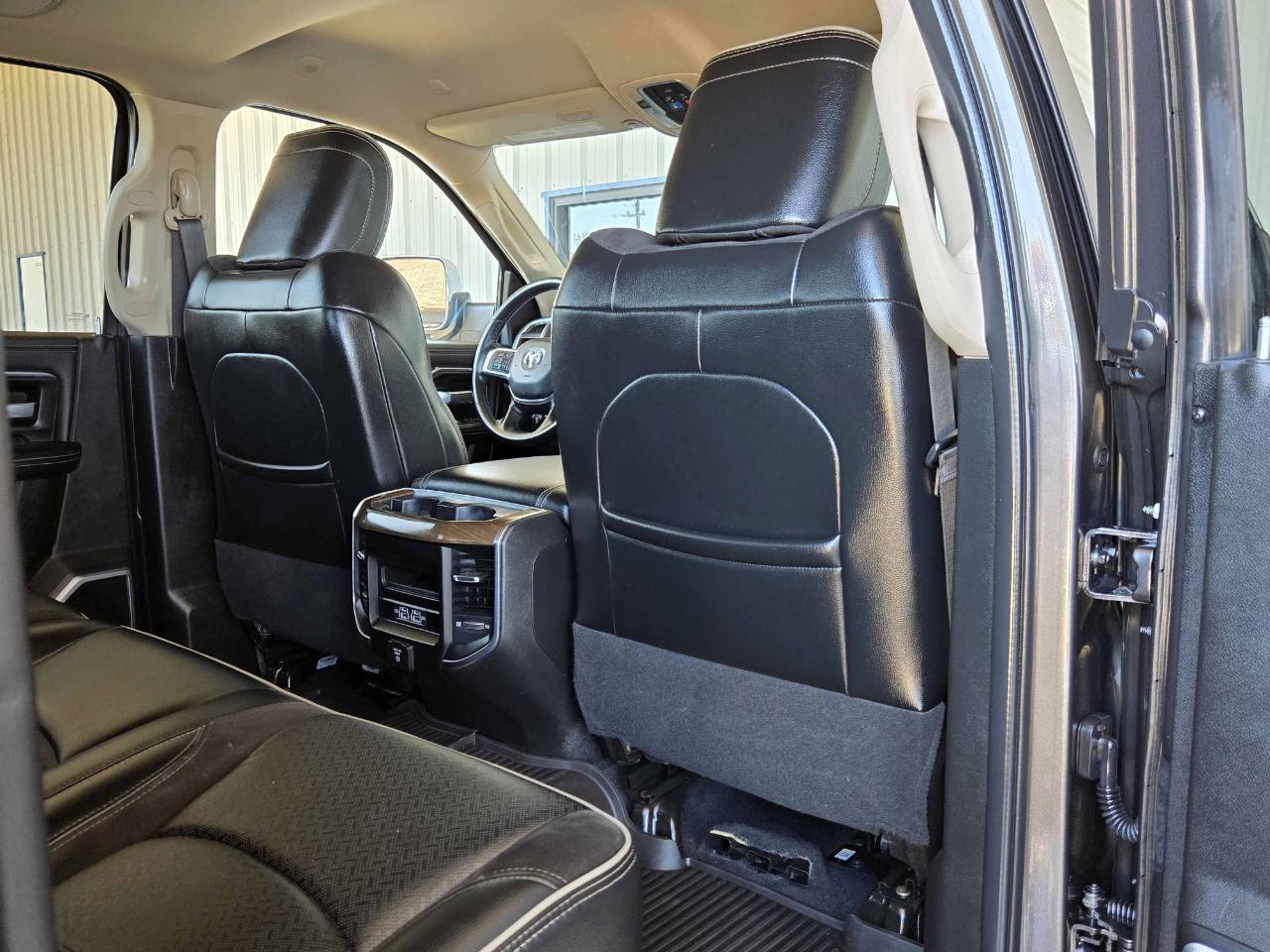 RAM 3500 Laramie Mega Cab 4WD 2022