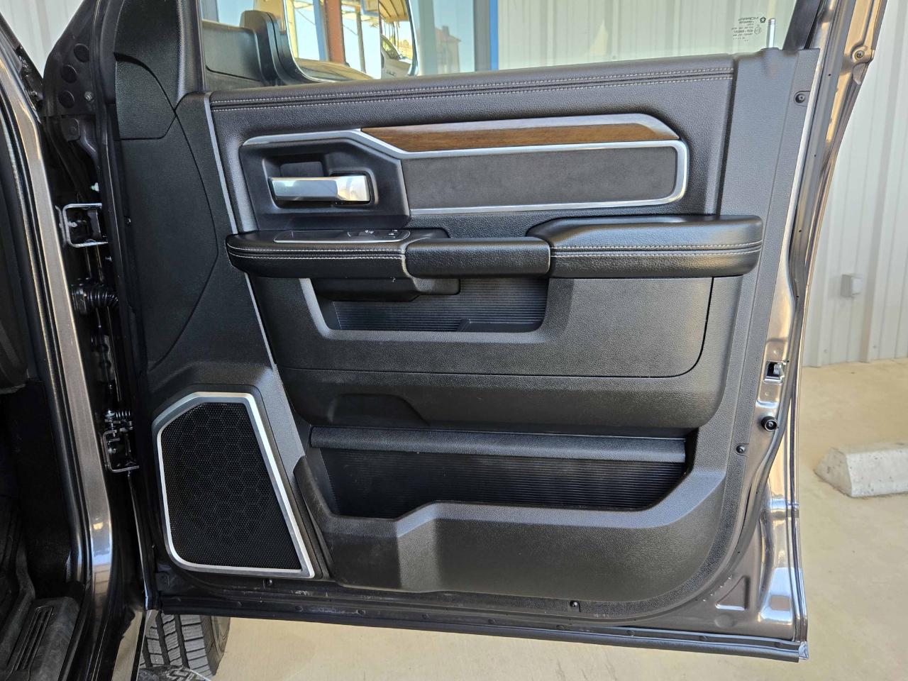 RAM 3500 Laramie Mega Cab 4WD 2022