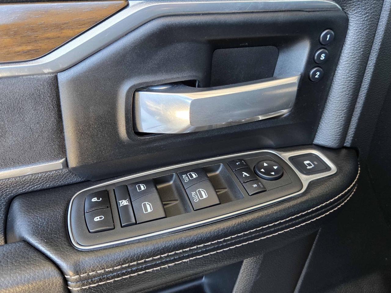 RAM 3500 Laramie Mega Cab 4WD 2022