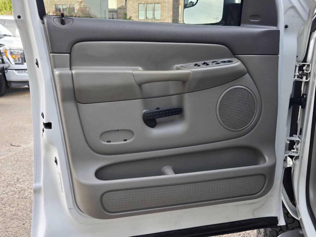 Dodge Ram 2500 SLT Quad Cab 4WD 2003