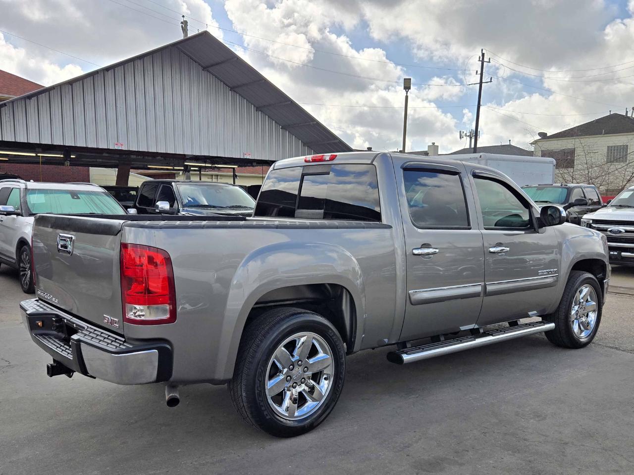 GMC Sierra 1500 SLE Crew Cab 2WD 2013