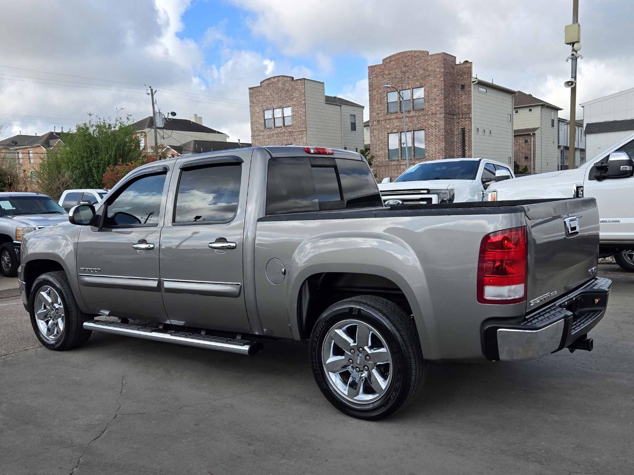 GMC Sierra 1500 SLE Crew Cab 2WD 2013