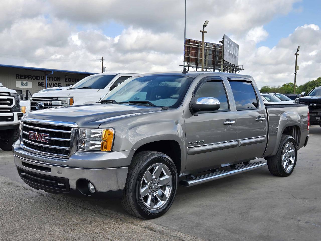 GMC Sierra 1500 SLE Crew Cab 2WD 2013