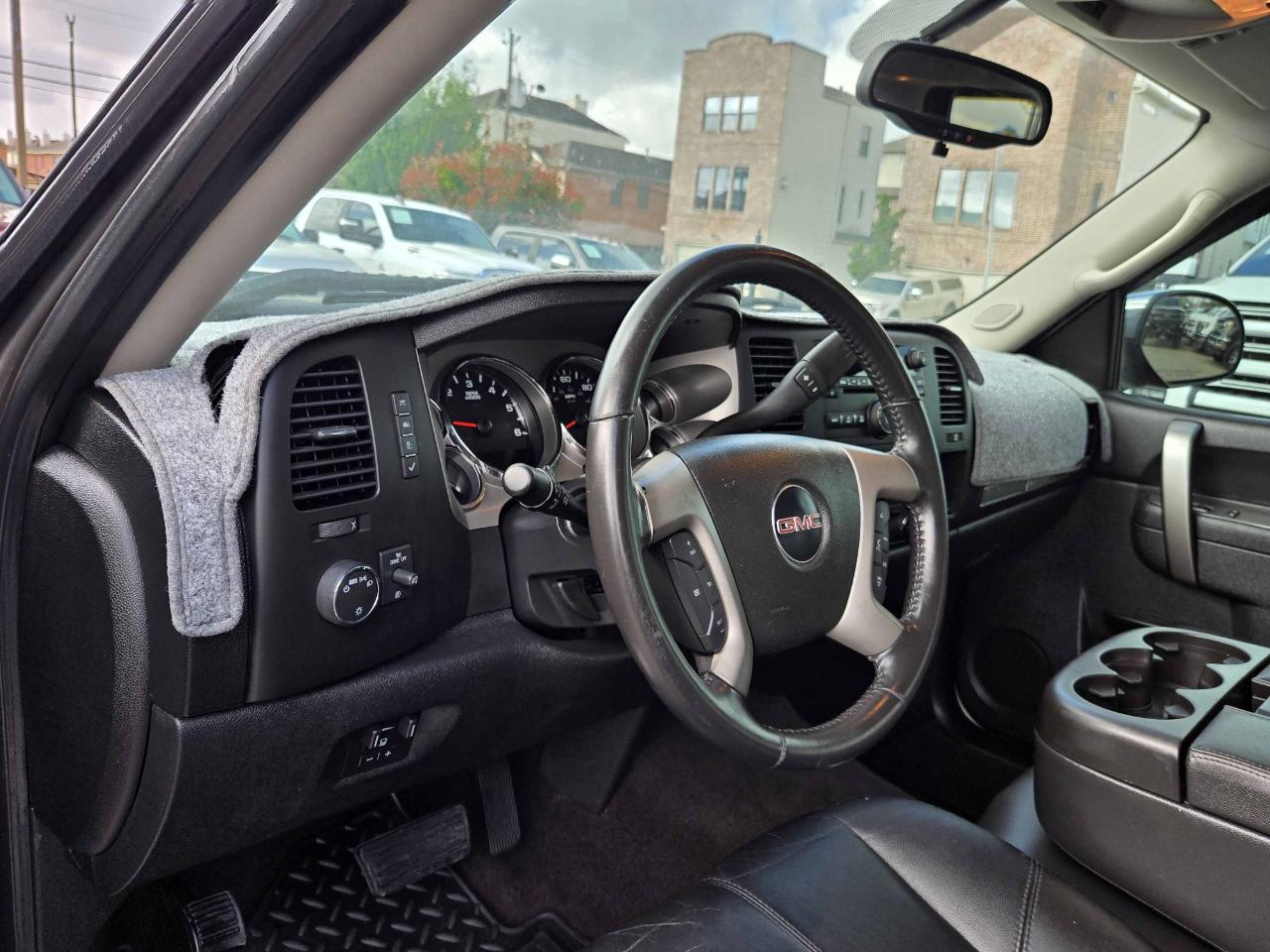 GMC Sierra 1500 SLE Crew Cab 2WD 2013