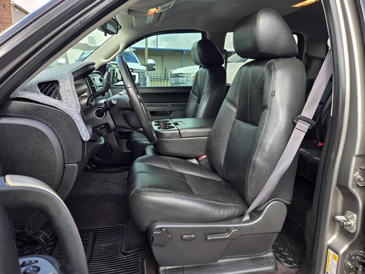 GMC Sierra 1500 SLE Crew Cab 2WD 2013