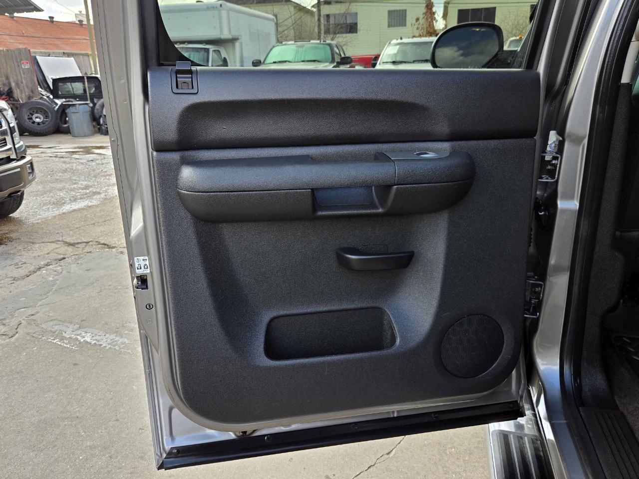 GMC Sierra 1500 SLE Crew Cab 2WD 2013