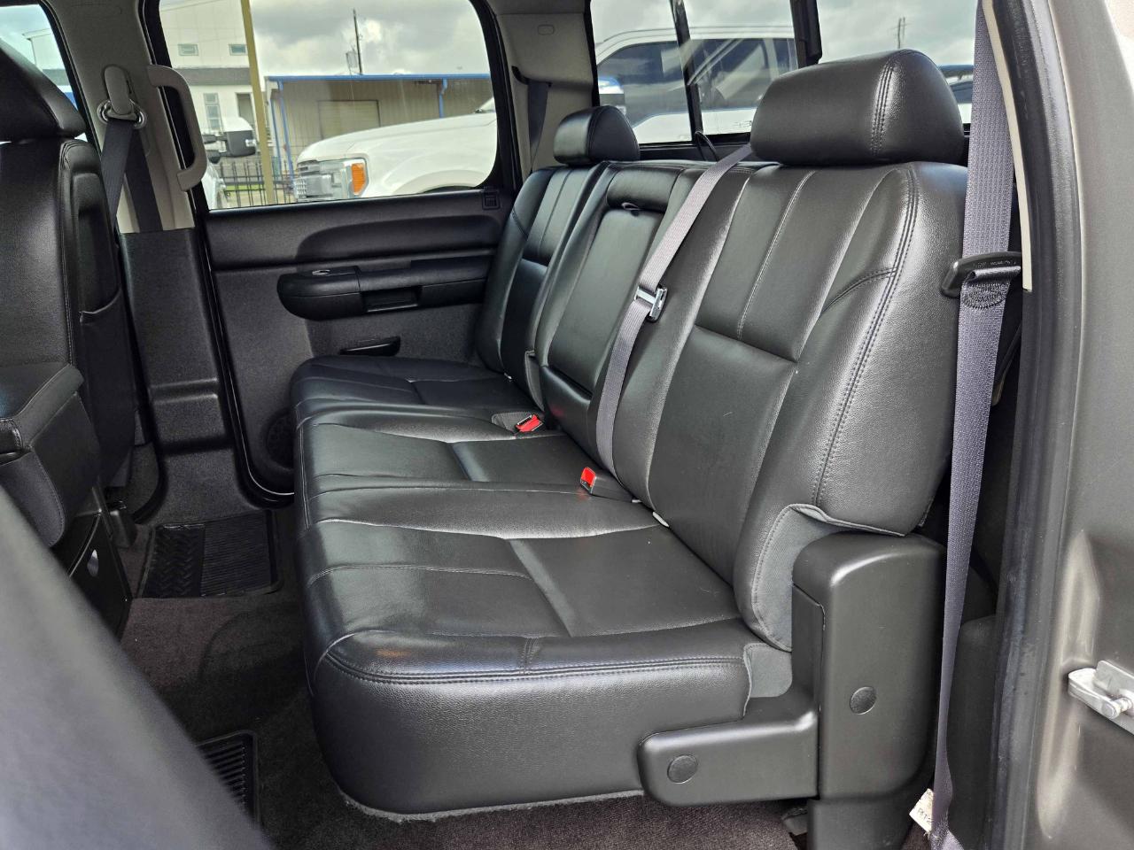 GMC Sierra 1500 SLE Crew Cab 2WD 2013