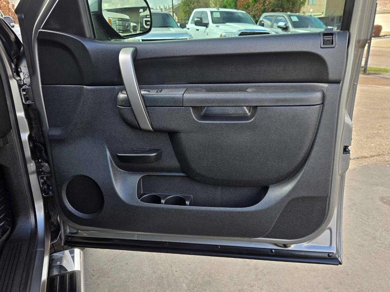 GMC Sierra 1500 SLE Crew Cab 2WD 2013