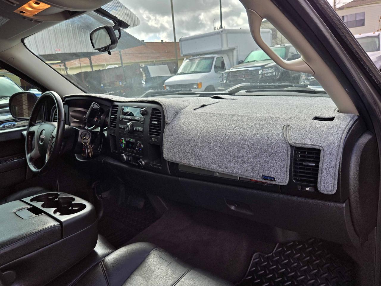 GMC Sierra 1500 SLE Crew Cab 2WD 2013