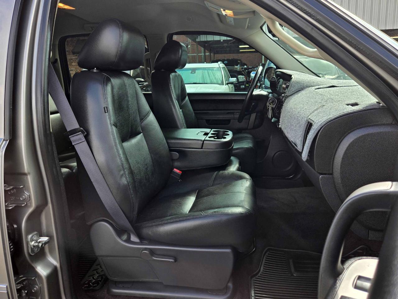 GMC Sierra 1500 SLE Crew Cab 2WD 2013