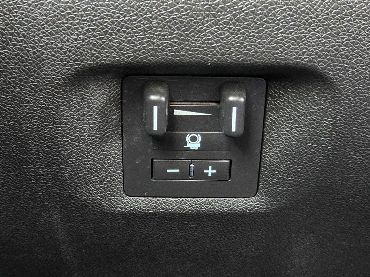 GMC Sierra 1500 SLE Crew Cab 2WD 2013