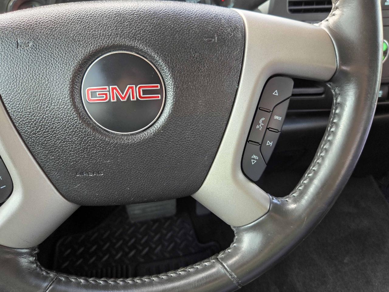 GMC Sierra 1500 SLE Crew Cab 2WD 2013