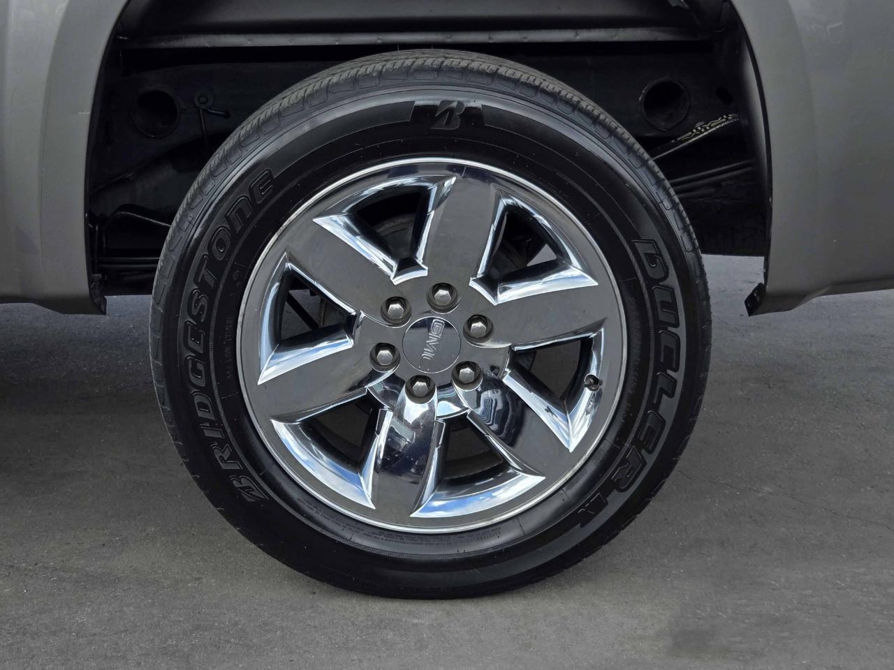 GMC Sierra 1500 SLE Crew Cab 2WD 2013