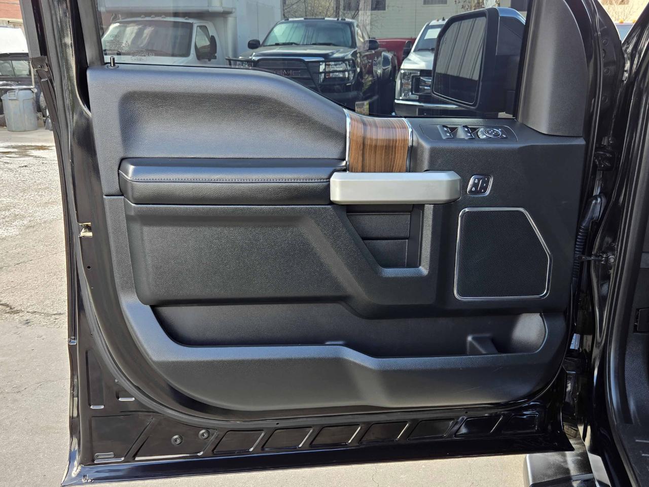 Ford F-150 Lariat SuperCrew 4WD 2016