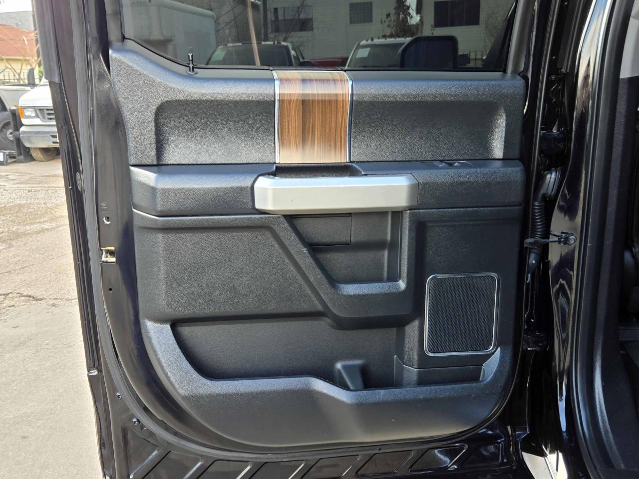 Ford F-150 Lariat SuperCrew 4WD 2016